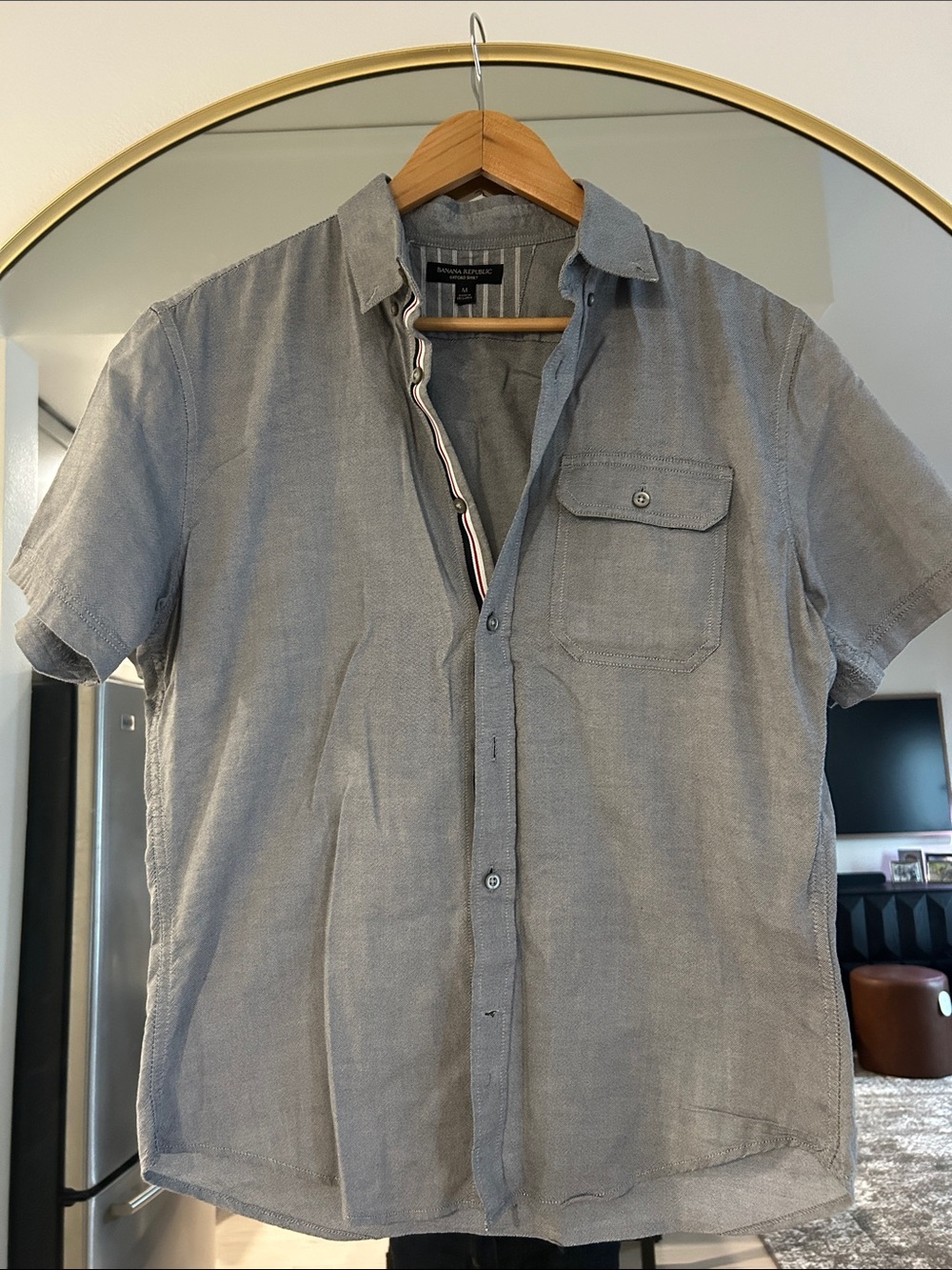 Banana Republic Short-Sleeve Button-Down Shirt in Light Blue-Gray